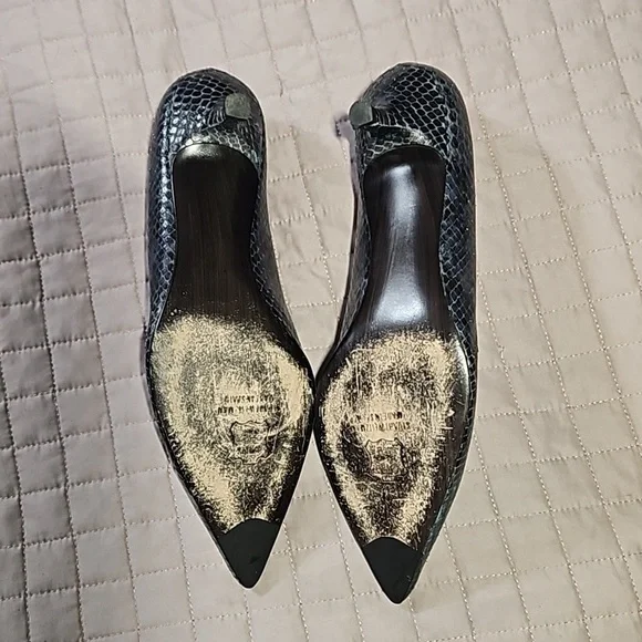 Stuart Weitzman Navy Blue Snakeskin Print Pointed Toe Kitten Heel Size 7.5 - Picture 7 of 16